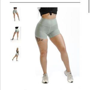 TYC Resilient Classic Short - Sea Salt